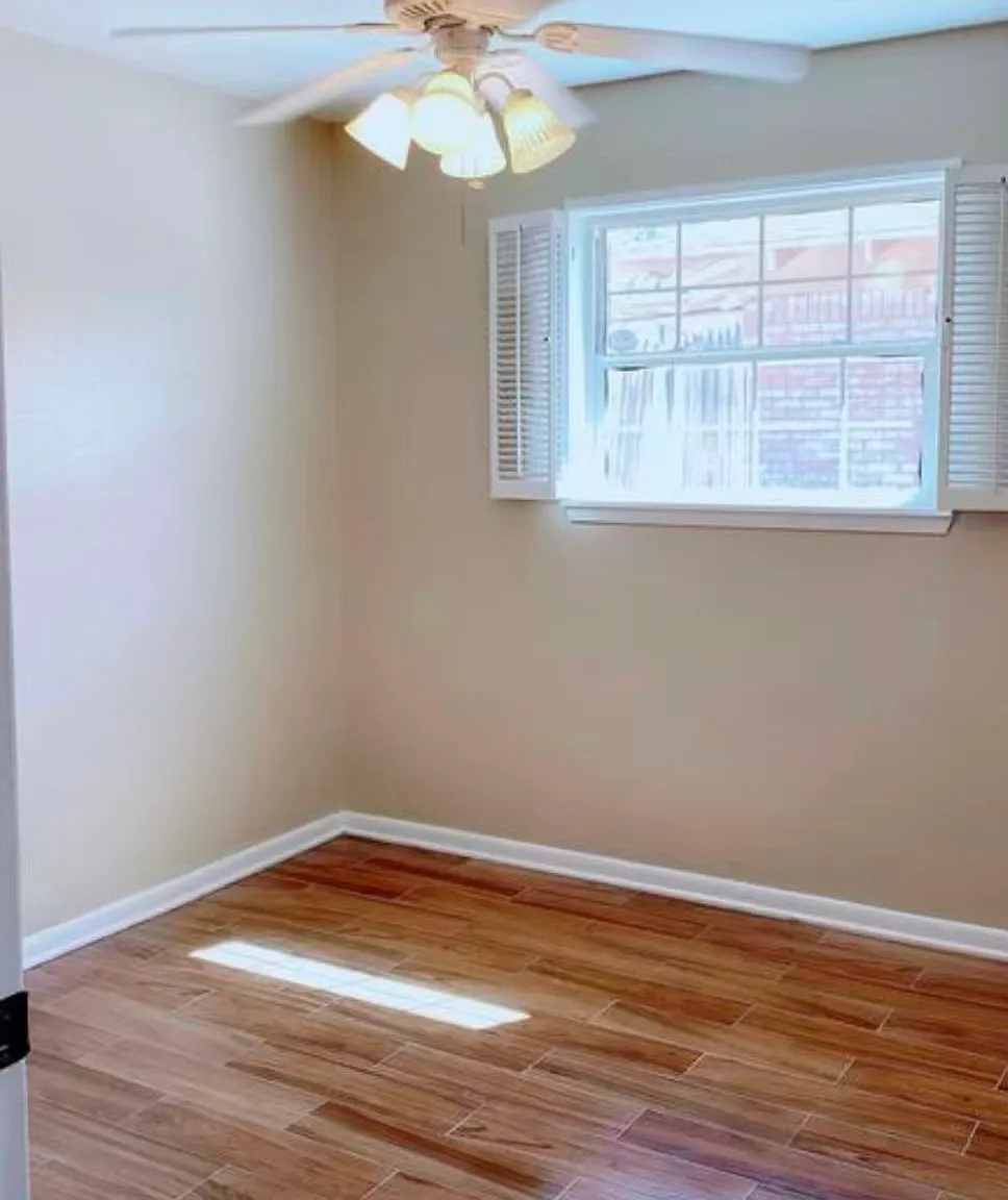 7 bed, 2700 sqft, $2,800 — Photo 4