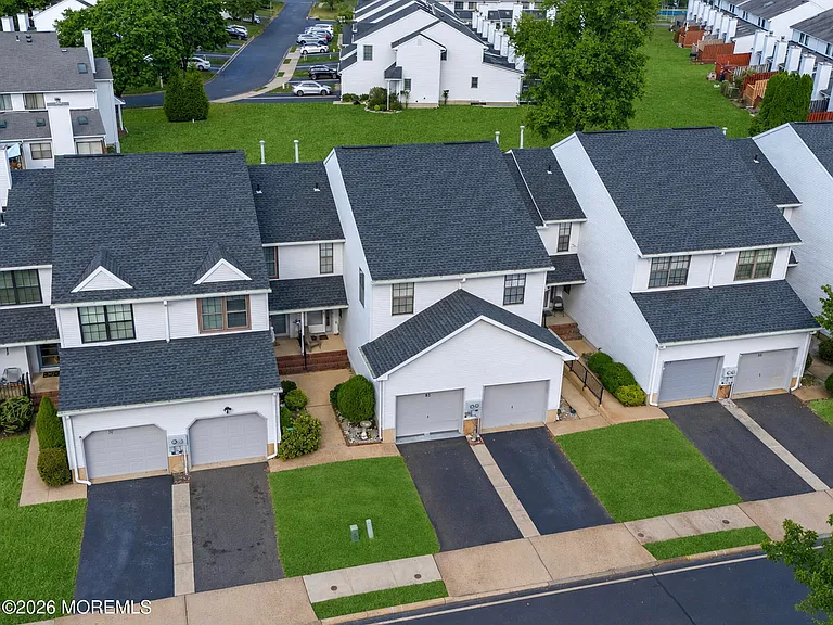 84 Chestnut Way — Photo 14