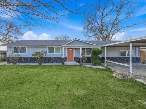 367 E 3rd St, Kuna, ID 83634