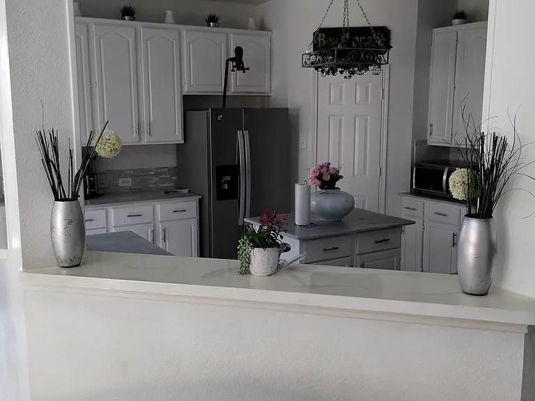 1007 Vancouver Dr — Photo 8