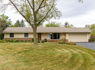1257 Saint Huberts Dr, Hubertus, WI 53033