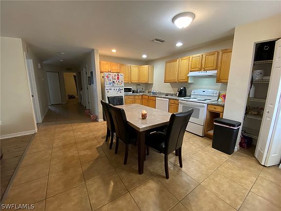 4th image of 4921 Golfview Blvd