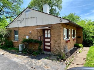 18621 Palmer Cir, Homewood, IL 60430