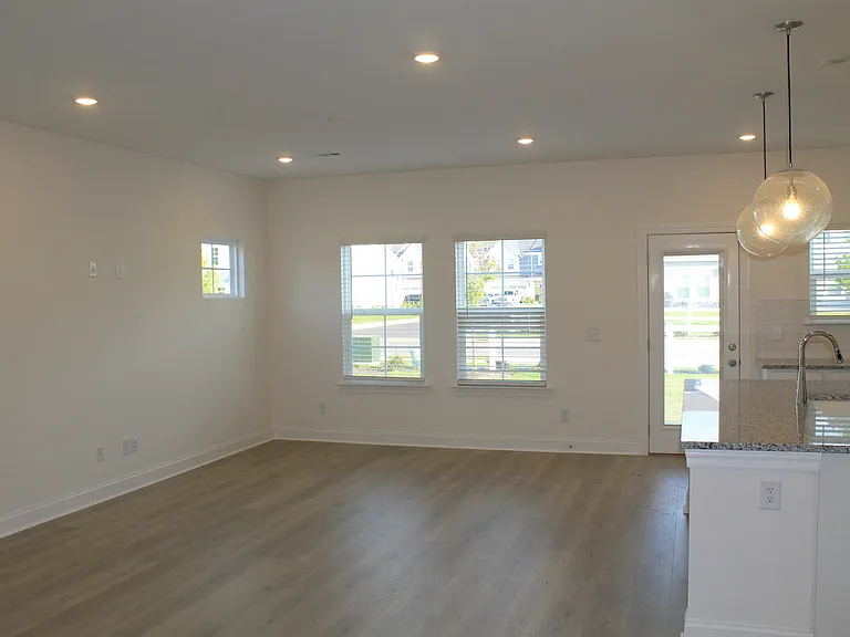 5711 Cloverwood Dr — Photo 5