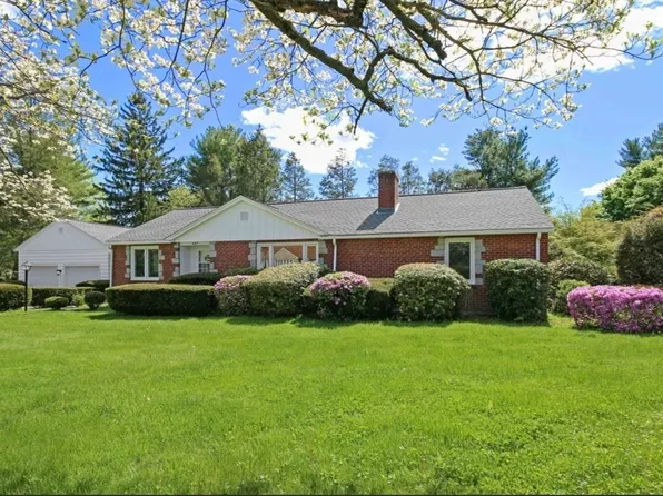 437 Salisbury St, Worcester, MA 01609