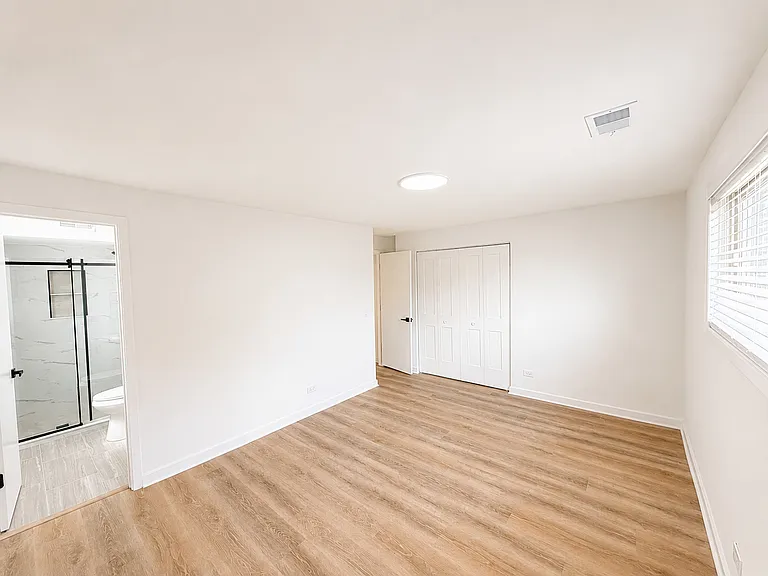 5819 W Higgins Ave #2D — Photo 14