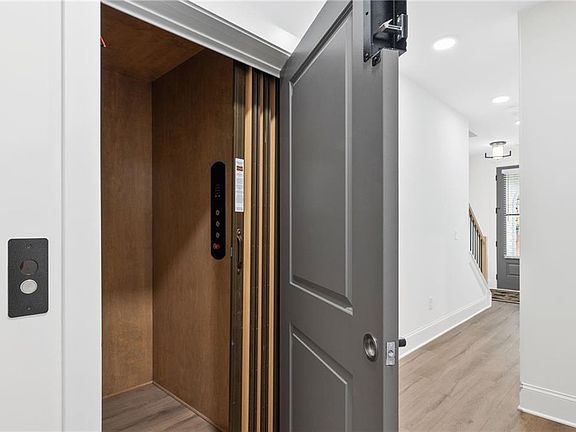 4th image of 3420 Archerfield Way