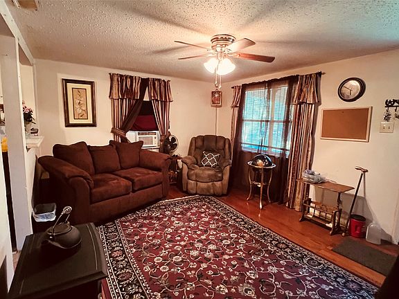 4th image of 613 Hilltop Dr