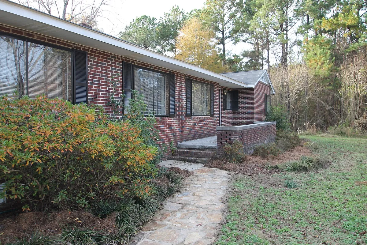 Building Photo - 2845 Blaney Rd