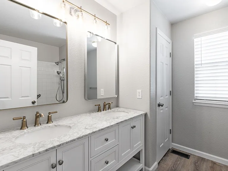 15726 Greenstone Ln — Photo 23