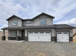 4 S 12th St, Selah, WA 98942