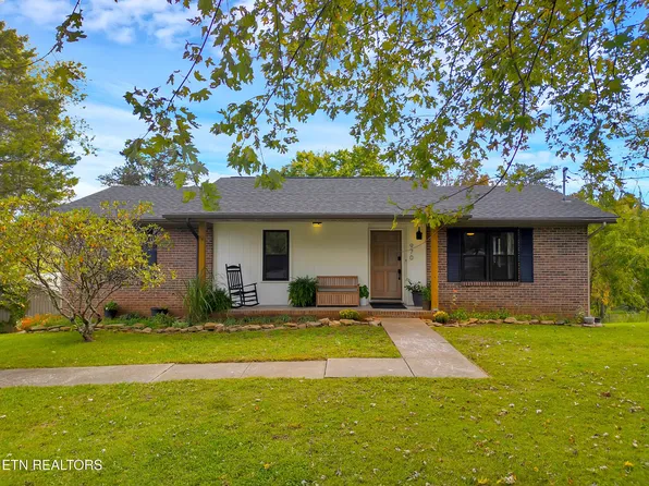 970 Pinecrest Cir, Lenoir City, TN 37772