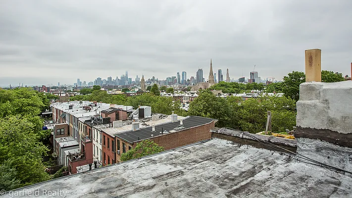 Sold by Garfield Realty  | media 31