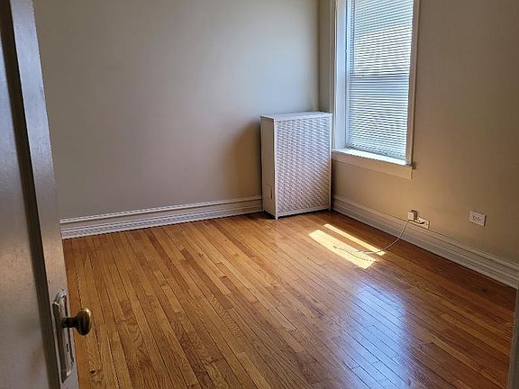 5th image of 2055 W Jarvis Ave APT 18