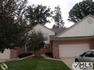 33154 Forest Ave, Wayne, MI 48184