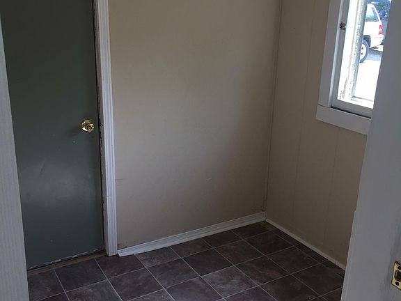 3rd image of 11405 N Saginaw St #1