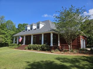 944 Lake Dr, Niceville, FL 32578