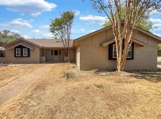 1307 Cindy Ct, Cleburne, TX 76033