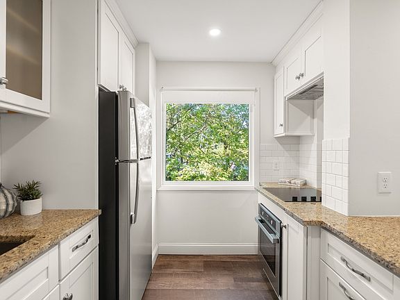 2nd image of 35 Desmoines Rd APT 310