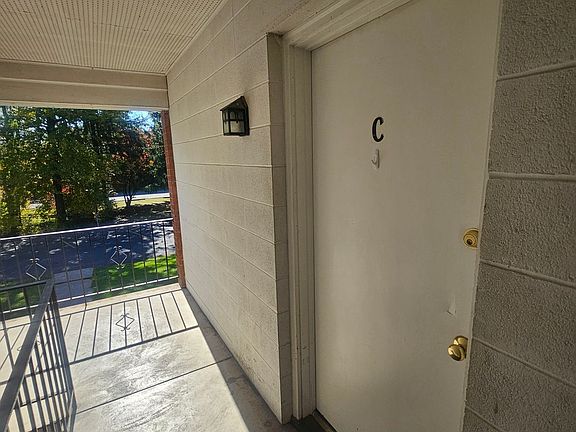 2nd image of 801-811 Sheridan St Space 807C