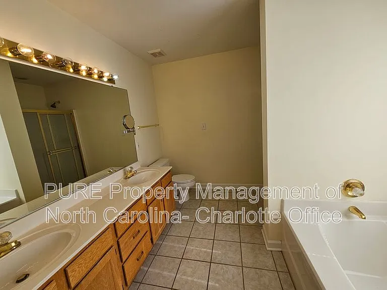 151 Woodfern Pl — Photo 20