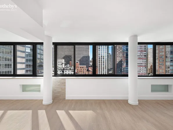 224 East 52nd Street image 2 of 23