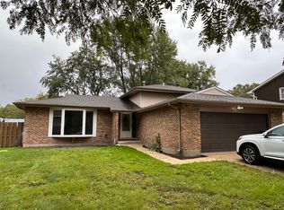 819 Campus Ave, Matteson, IL 60443