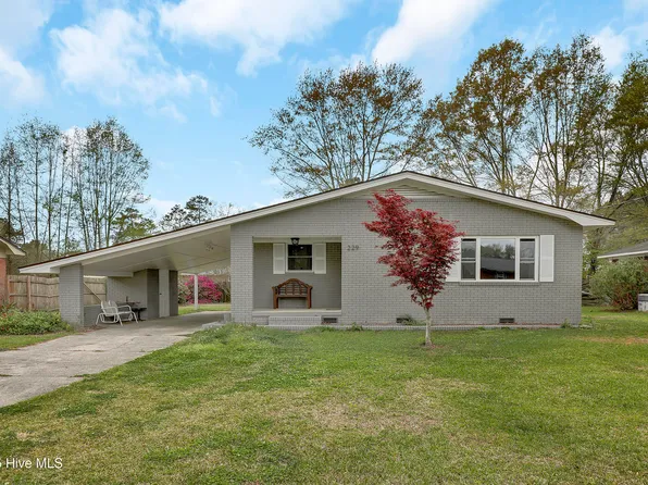 229 Oak Street, Wallace, NC 28466
