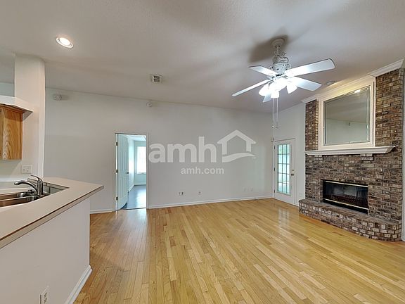 5th image of 2700 Darwin Ct