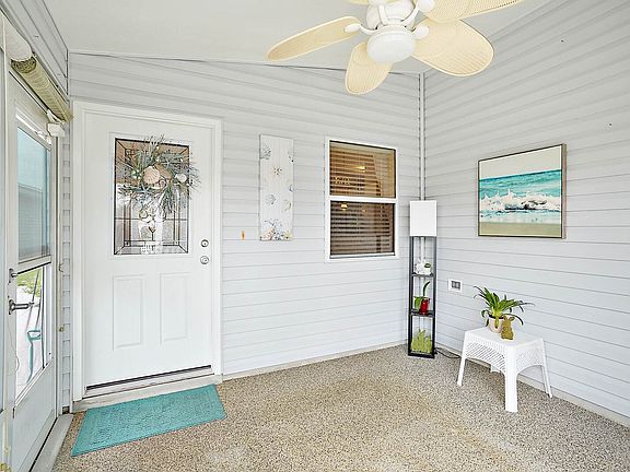 3rd image of 3538 Amelia Ave
