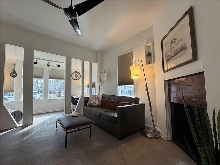 318 Hyde Park Blvd #A — Photo 4