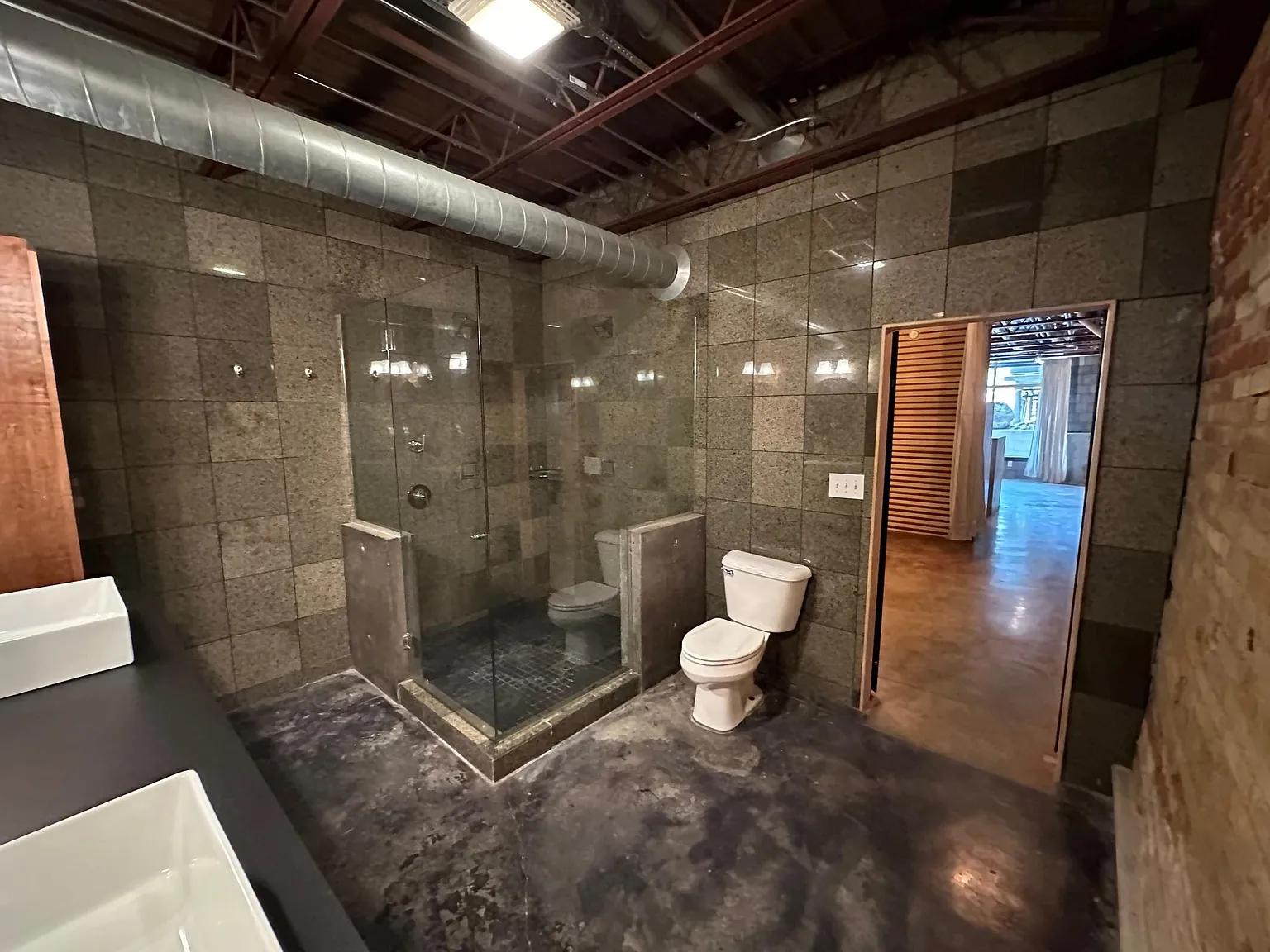 1221 Turner St — Photo 2