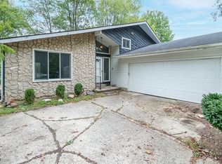 35990 Mildred St, N Ridgeville, OH 44039