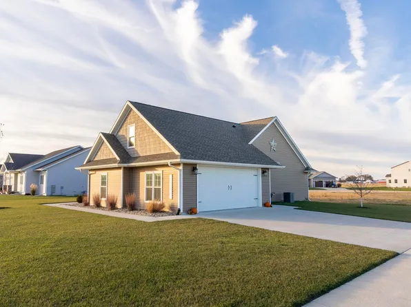 711 W 6th St, Janesville, IA 50647