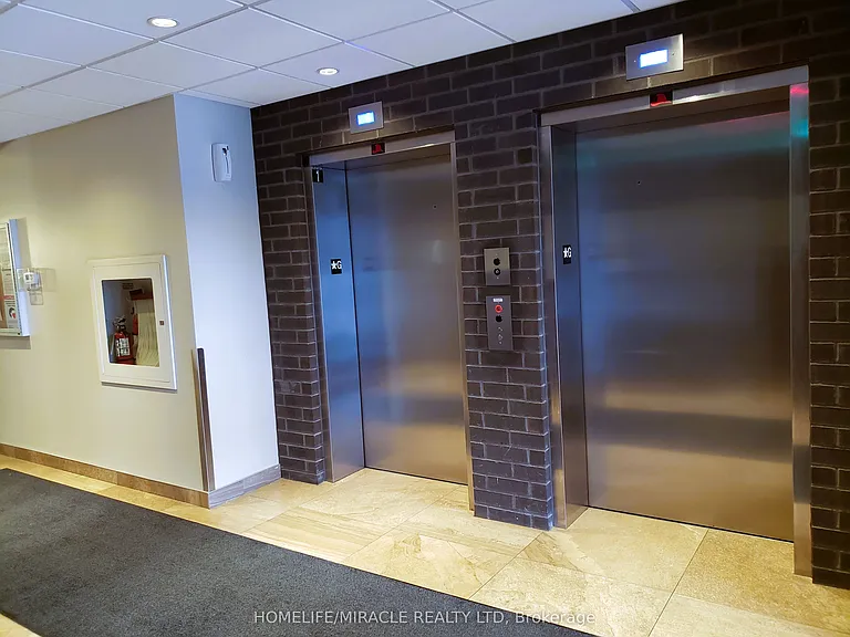 7400 Markham Rd #423 — Photo 3