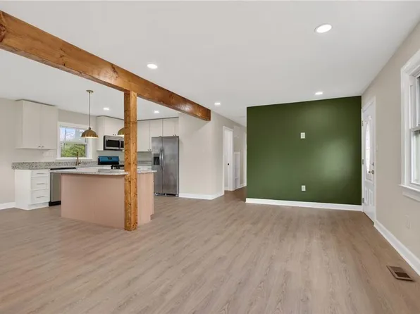 223 Woodhaven Rd, Newport News, VA 23608