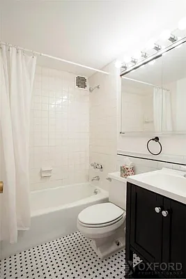 Rented by Oxford Property Group | media 13