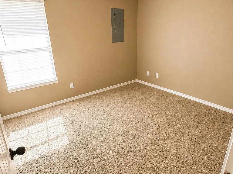 3007 E 44th St — Photo 16