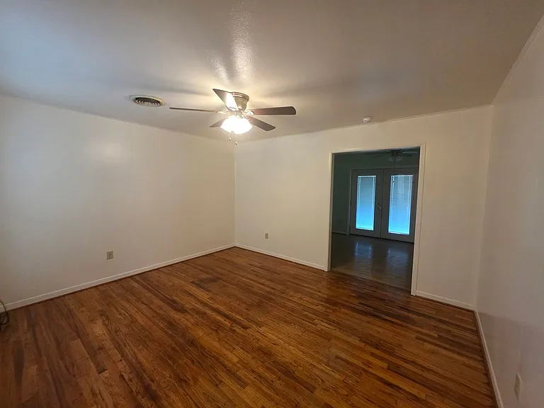 303 Nauert St — Photo 6
