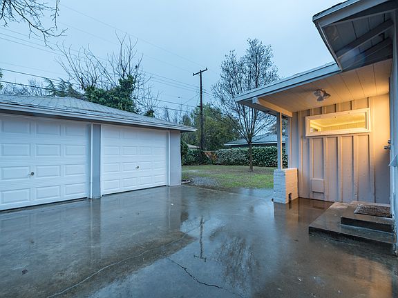 4th image of 2505 N Adoline Ave