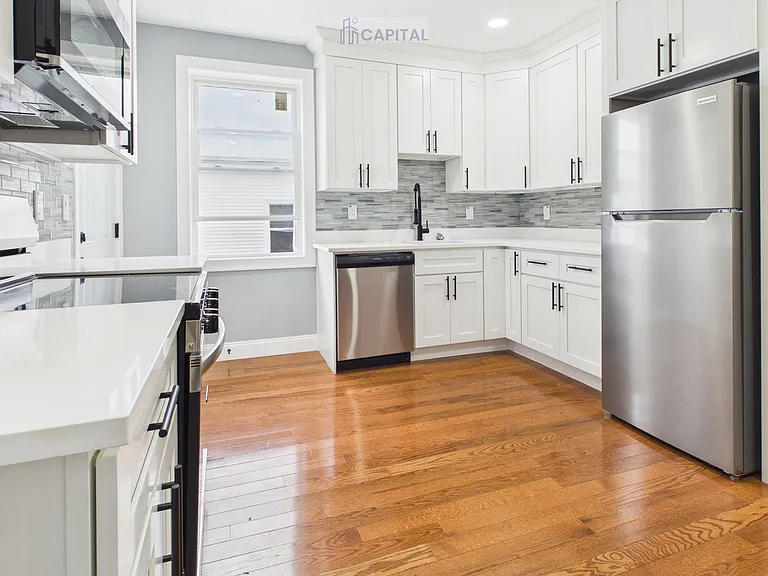 100 Knight St #2 — Photo 4