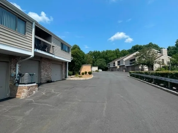 93 Overlook Dr, Union Twp., NJ 08809