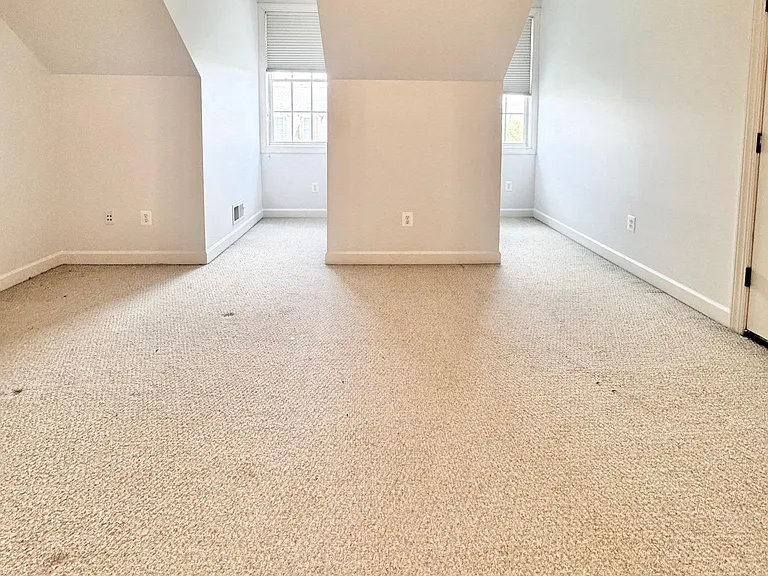 5228 Harold Secord St — Photo 32