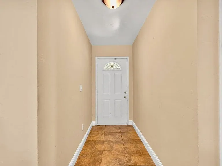 4073 Farmer Way — Photo 2
