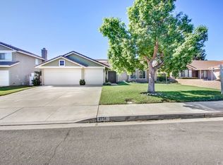 2751 W Montecito Dr, Rialto, CA 92377