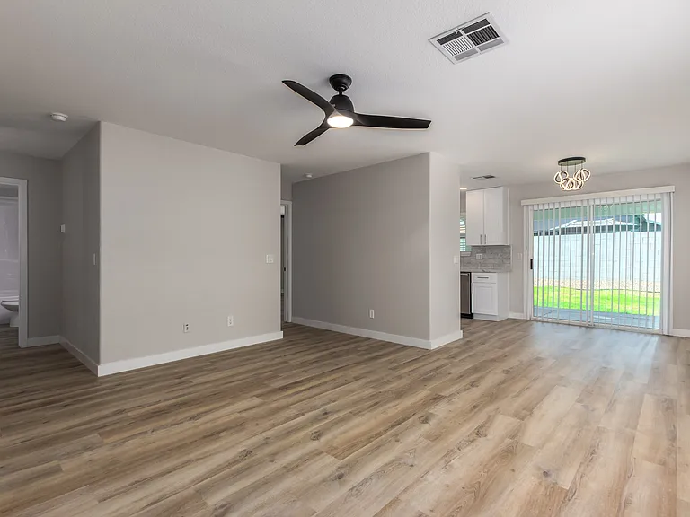 3014 W Zachary Dr — Photo 5