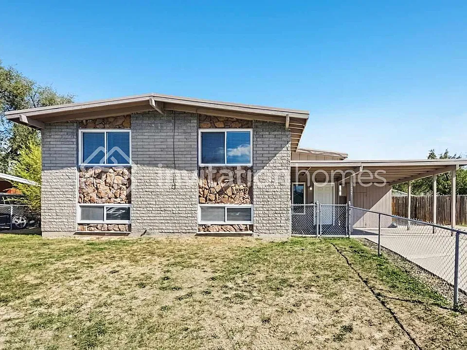 2625 S Ridgeland Dr