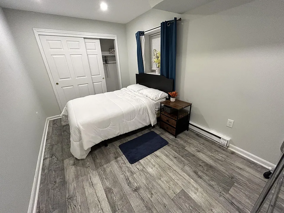 15 Seymour Ave