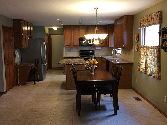 2nd image of 6292 Lake Trail Dr
