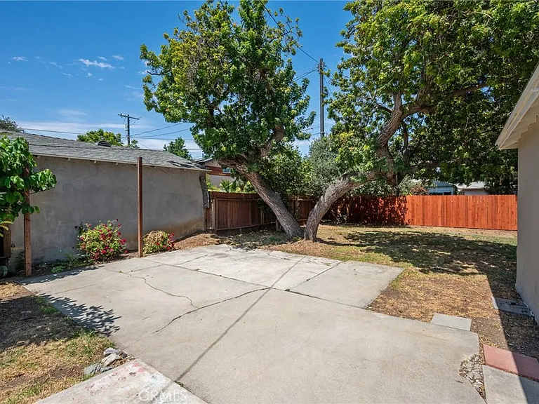 2526 Purdue Ave — Photo 25